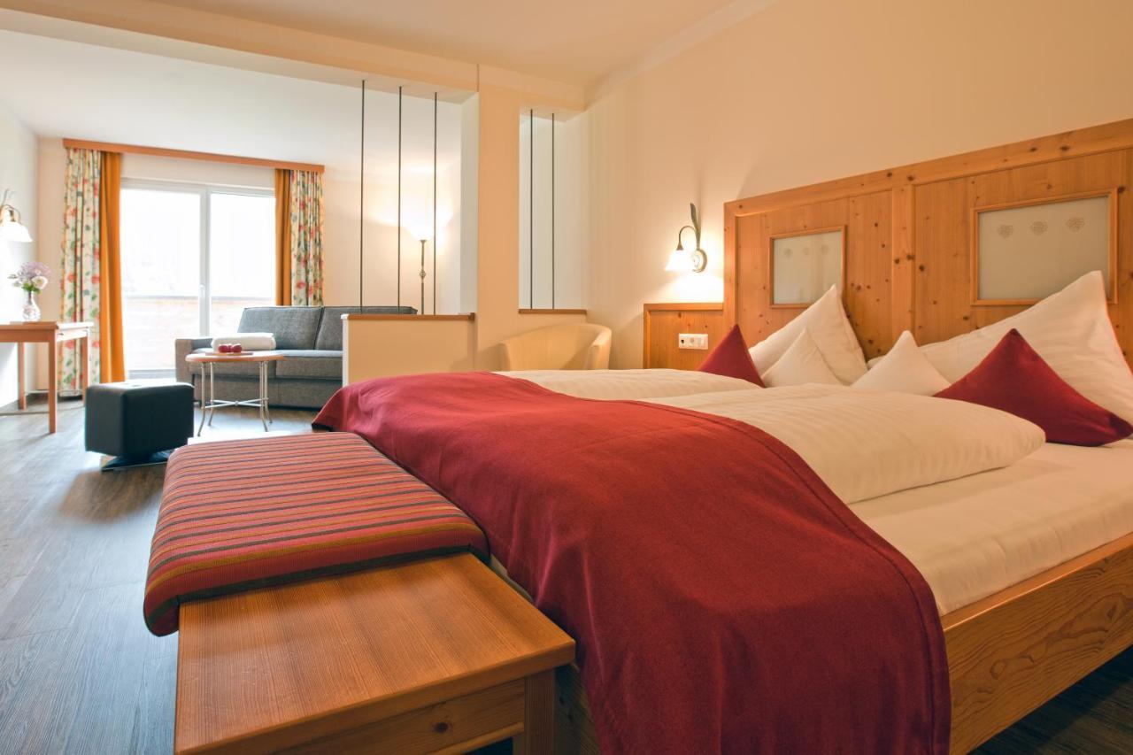 Hotel Truyenhof Ried im Oberinntal Exteriör bild