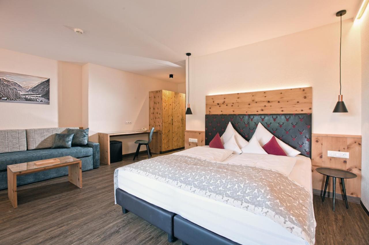 Hotel Truyenhof Ried im Oberinntal Exteriör bild